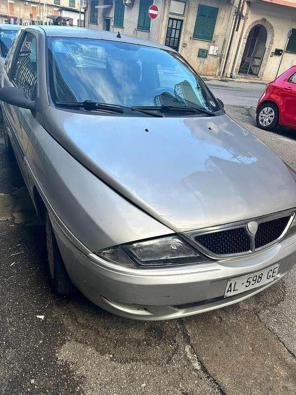 Usata Lancia Ypsilon 60 CV (44 kW) 1996 Utilitaria