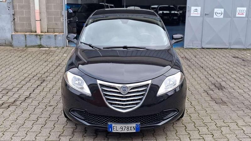 Usata Lancia Ypsilon Silver 69 CV (50 kW) 2012 Nero Utilitaria
