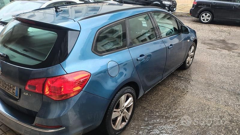 Usata Opel Astra 2013 Blu Station wagon