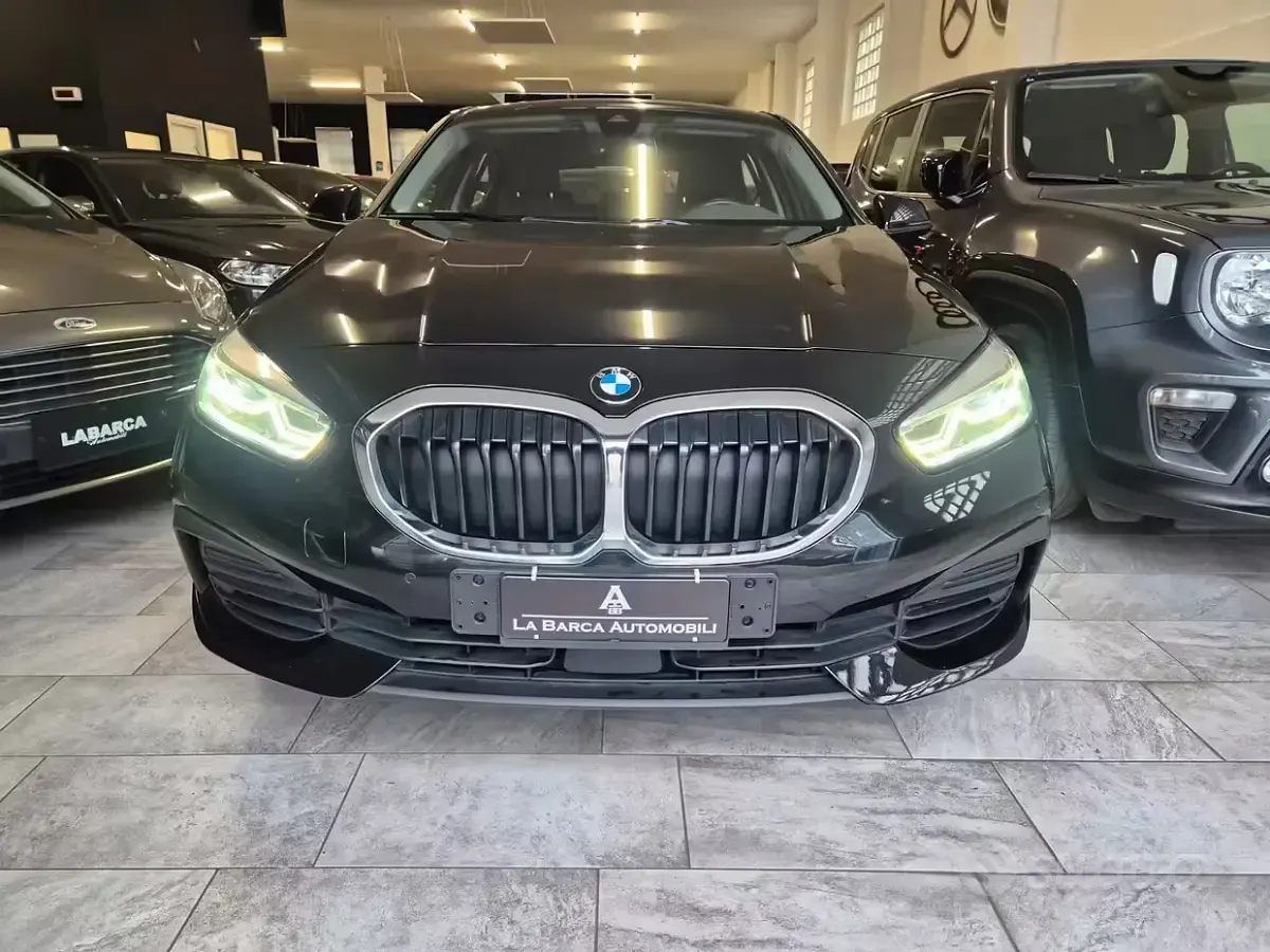 Usado BMW 116 Advantage 109 CV (80 kW) 2022 Negro Utilitario