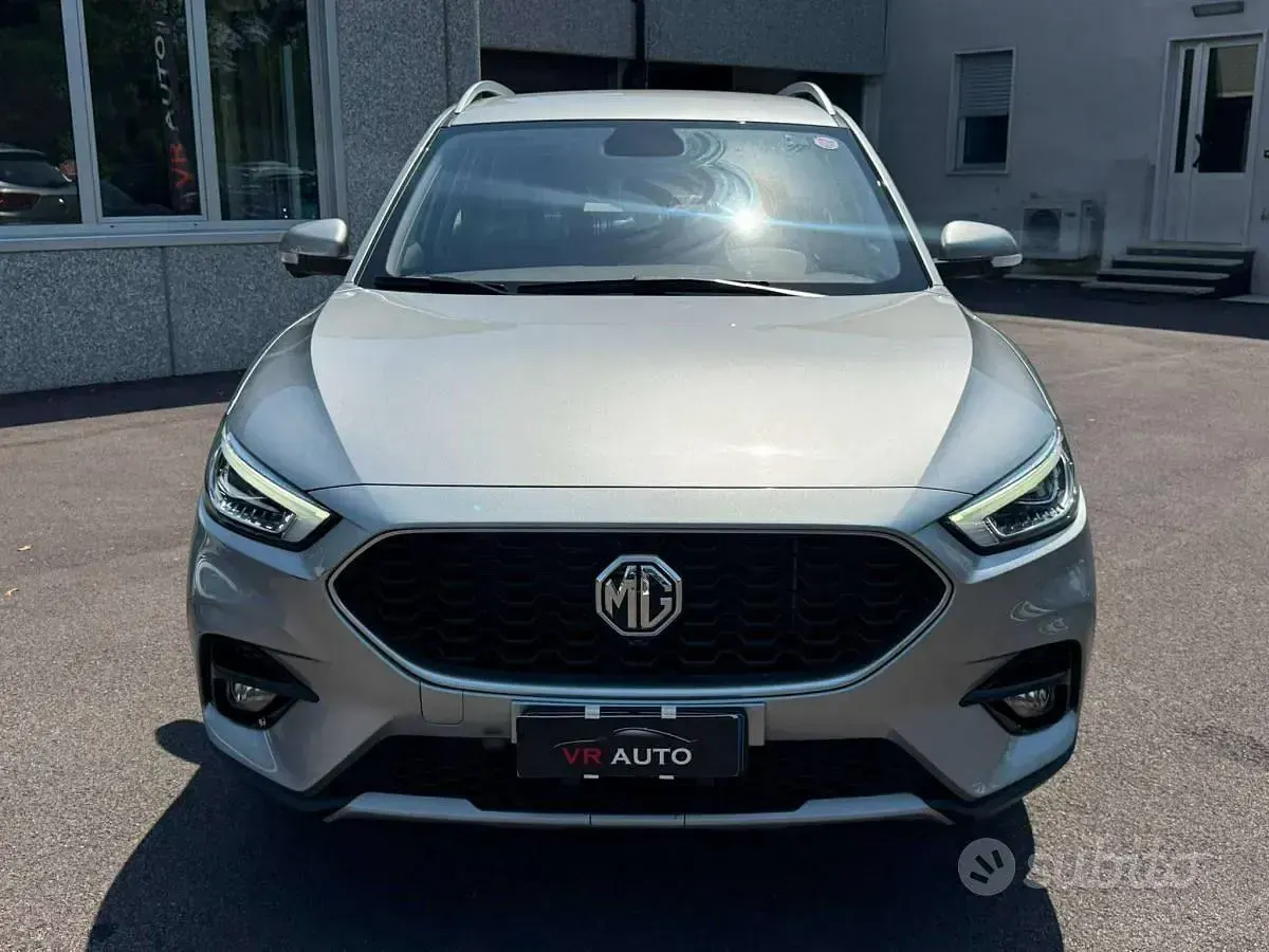 Usata MG ZS Luxury 106 CV (77 kW) 2024 Grigio SUV