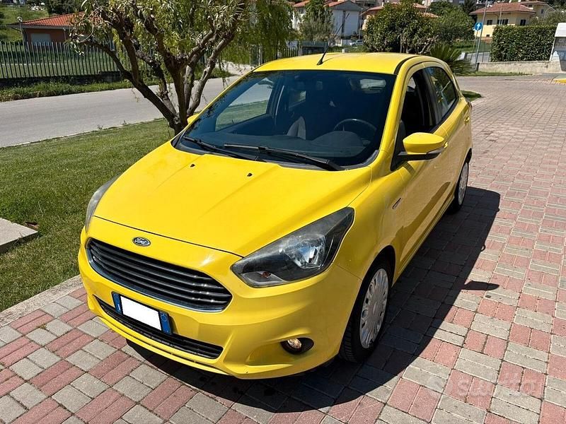 Usata Ford Fiesta 71 CV (52 kW) 2016 Giallo Berlina