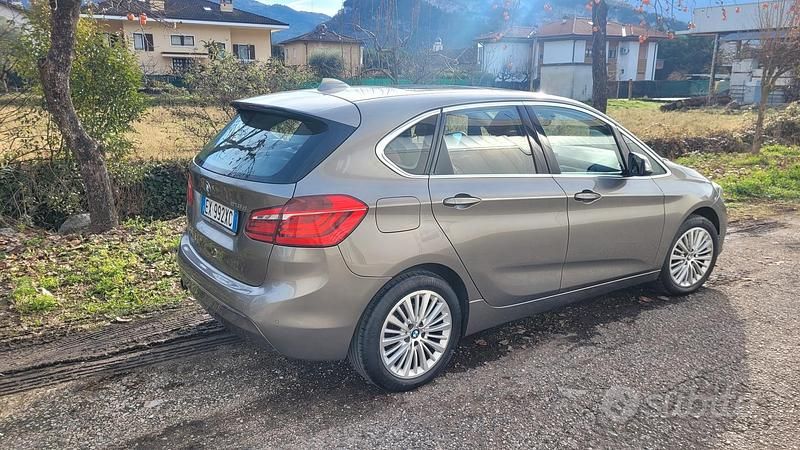 Usata BMW 218 Comfort Edition 150 CV (110 kW) 2015 Station wagon