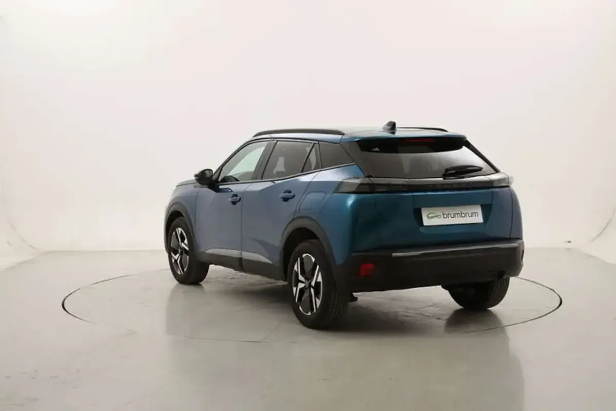 Usata Peugeot 2008 Allure 102 CV (75 kW) 2025 Blu SUV