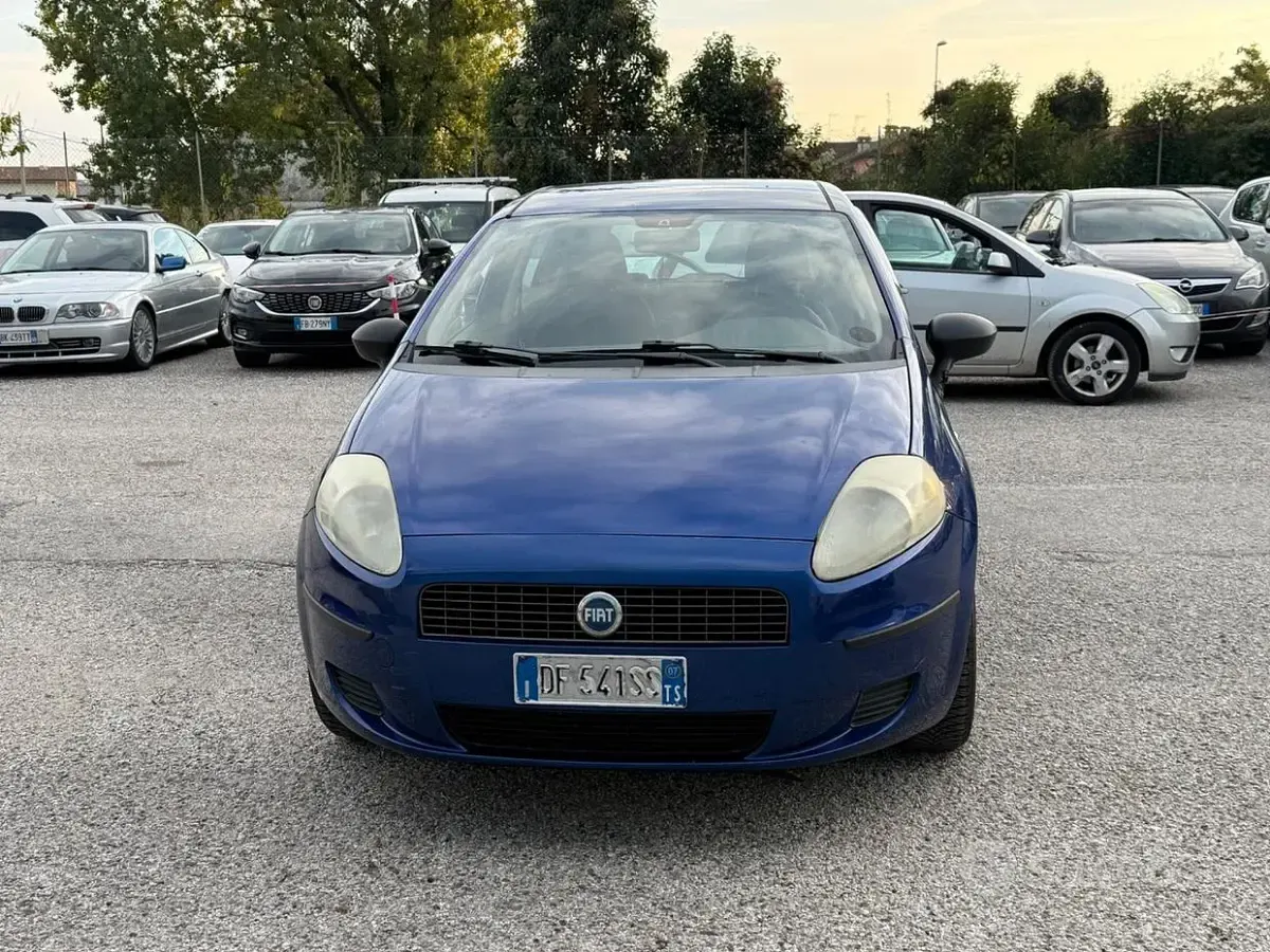 Usata Fiat Grande Punto Dynamic 77 CV (56 kW) 2007 Blu Utilitaria