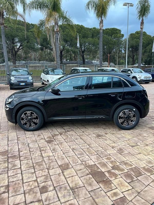 Usata Fiat 600 101 CV (74 kW) 2024 Nero Station wagon