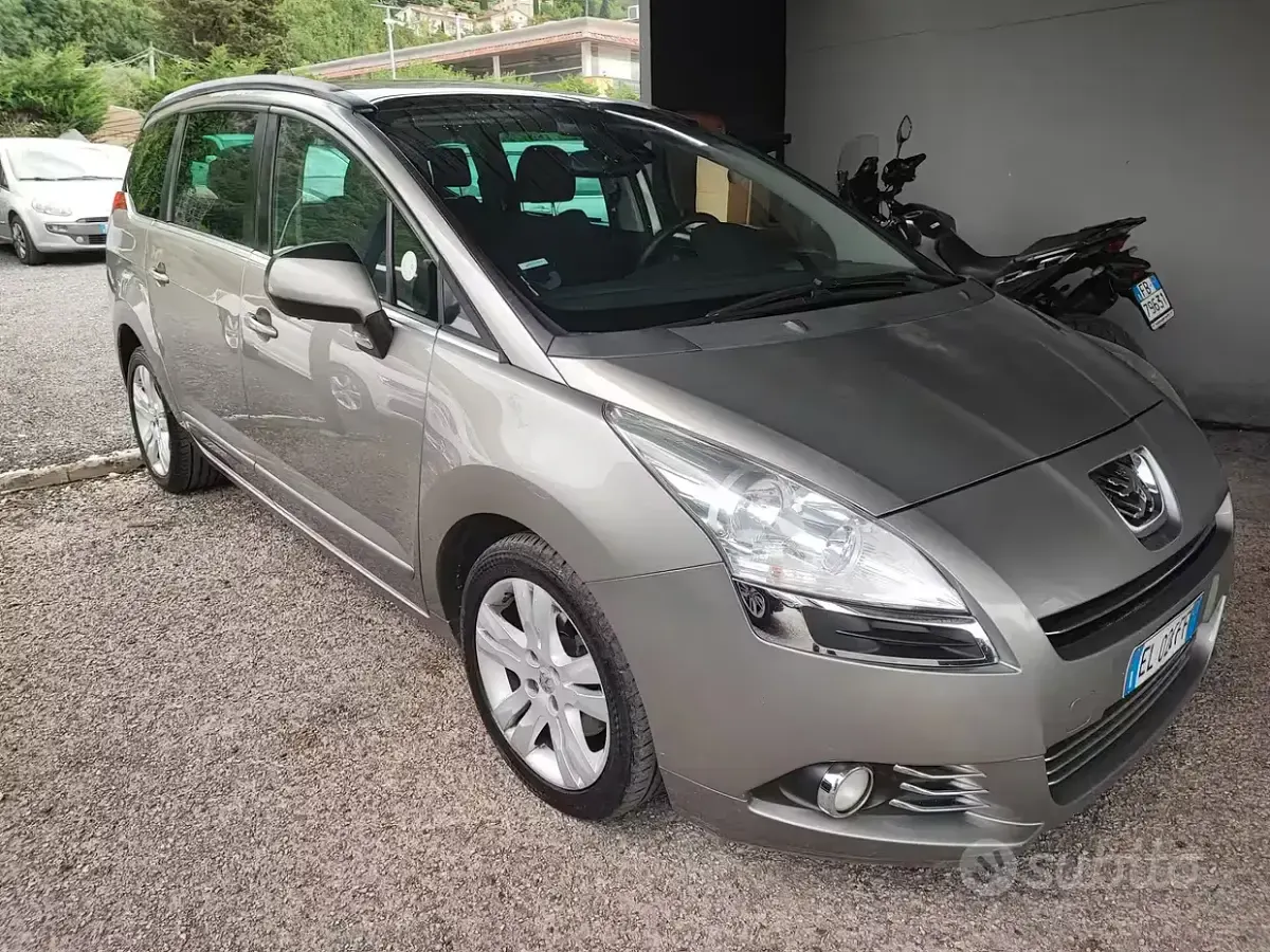 Usata Peugeot 5008 Active 150 CV (110 kW) 2012 Giallo Monovolume