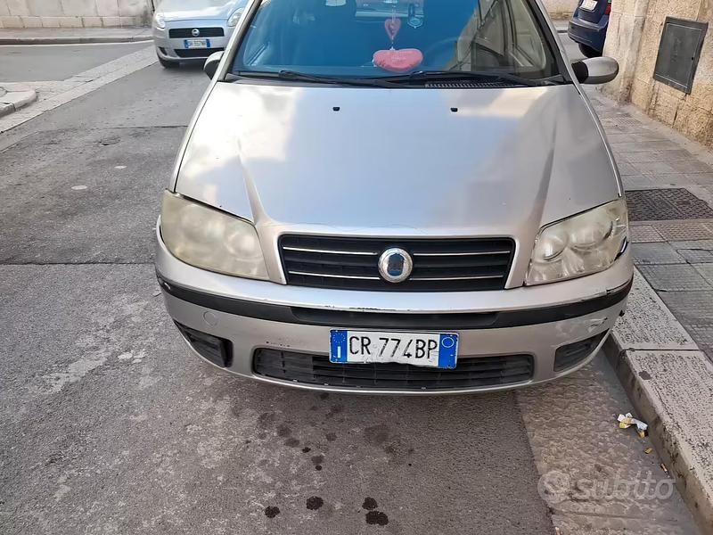 Usata Fiat Punto 60 CV (44 kW) 2004 Grigio Utilitaria