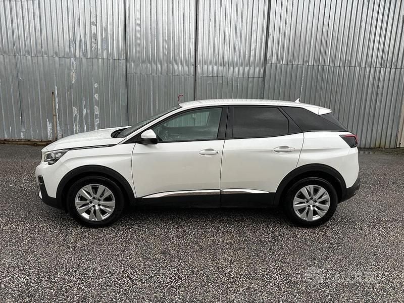 Usata Peugeot 3008 Business-Line 120 CV (88 kW) 2018 Bianco Station wagon