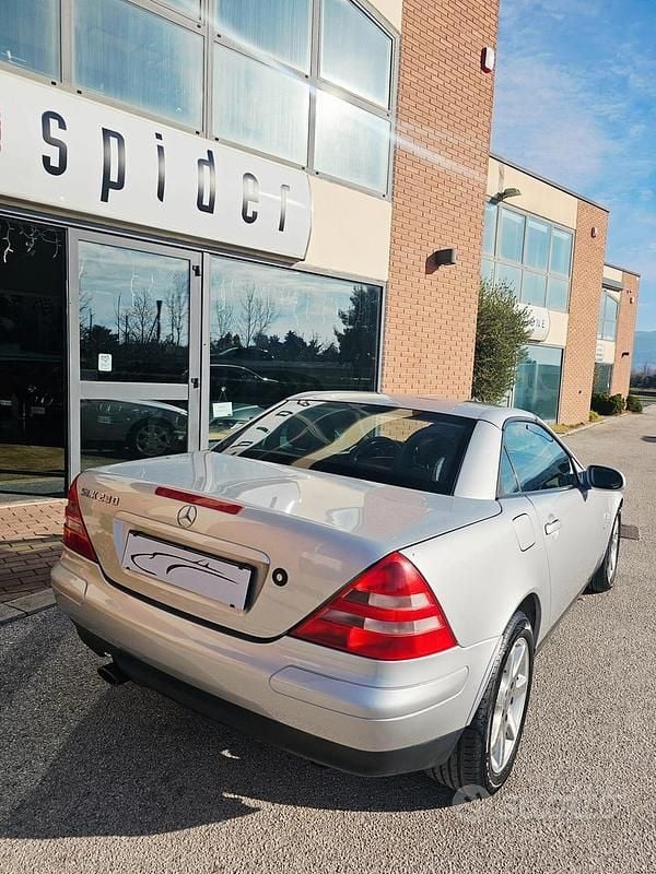 Grigio Usata 1999 Mercedes SLK230 Cabrio | 11.900 € (Cara) - Immagine 1/4