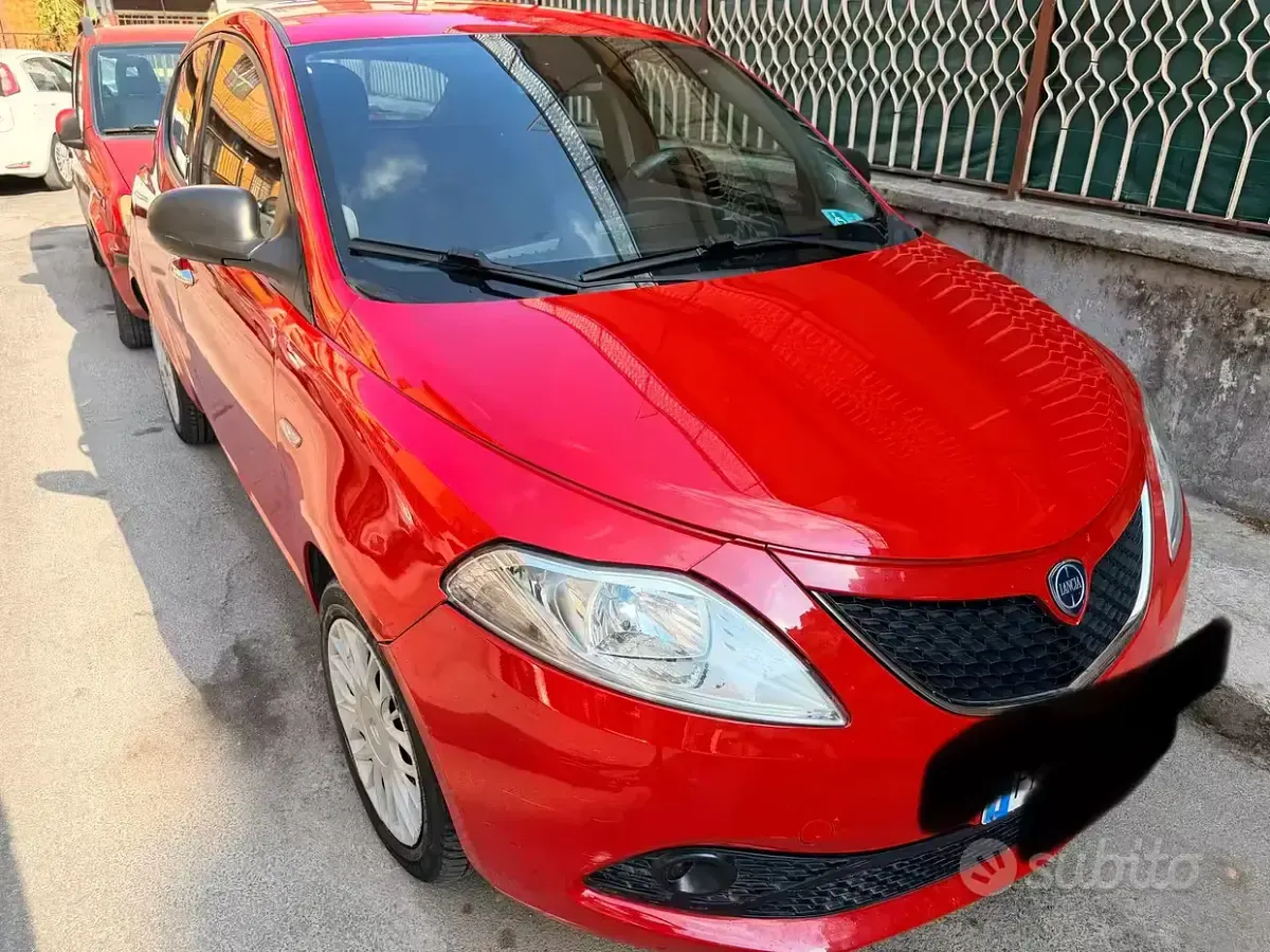 Usata Lancia Ypsilon 95 CV (69 kW) 2016 Rosso Utilitaria