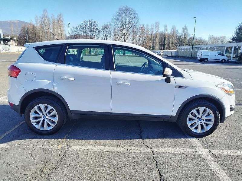 Usata Ford Kuga Titanium 163 CV (119 kW) 2011 Bianco SUV