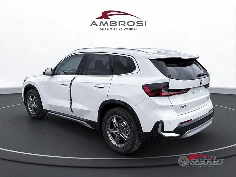 Usata BMW iX1 xLine 150 kW (204 CV) 2025 Alpin white pastello SUV