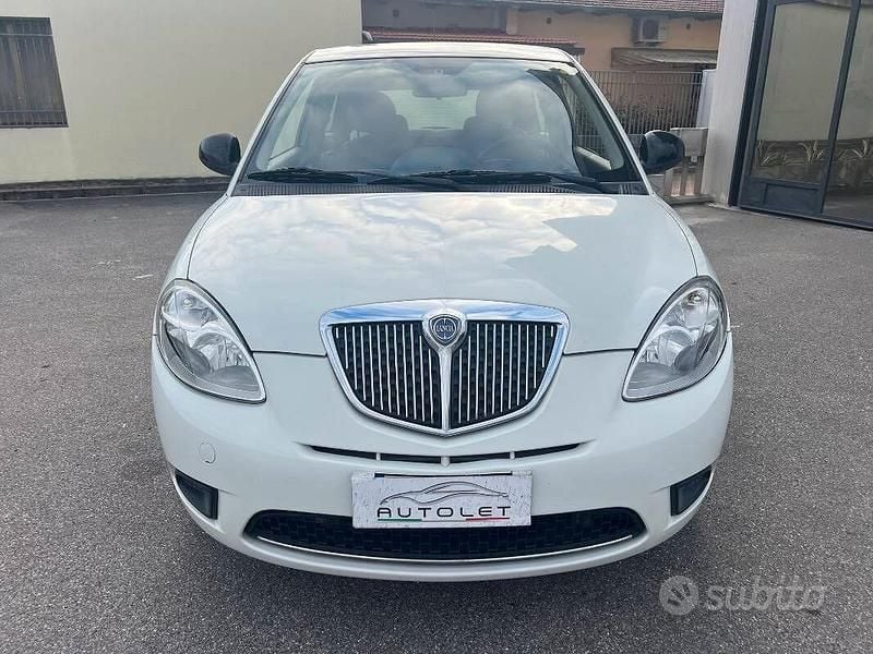Usata Lancia Ypsilon 69 CV (50 kW) 2010 Bianco Utilitaria