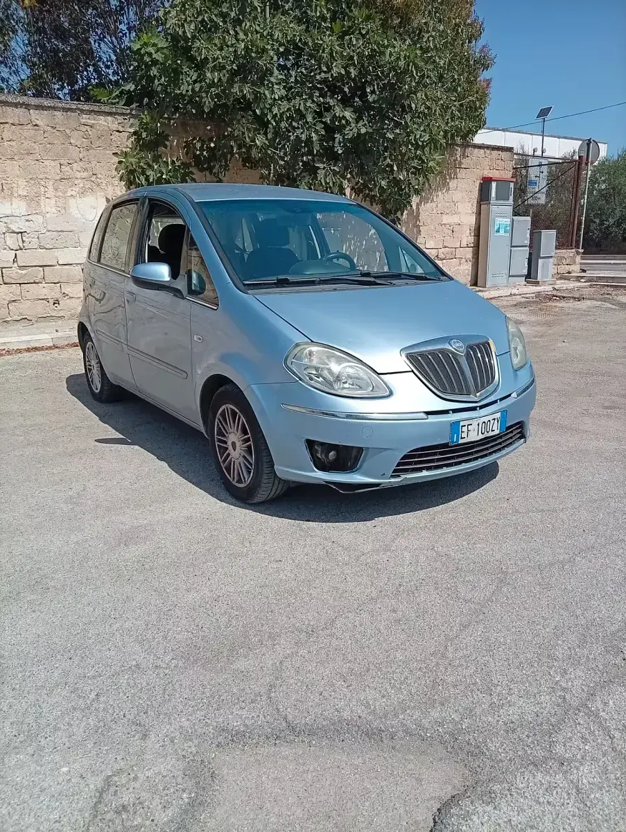 Usata Lancia Musa Gold 95 CV (69 kW) 2011 Blu Monovolume