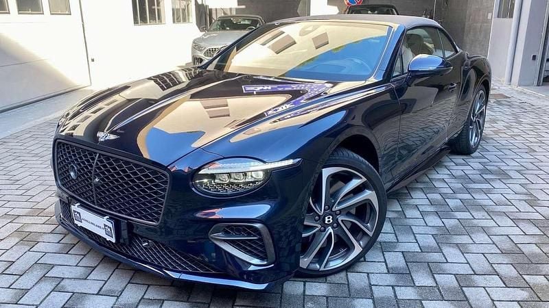 Usata Bentley Continental 600 CV (441 kW) 2025 Marrone Cabrio