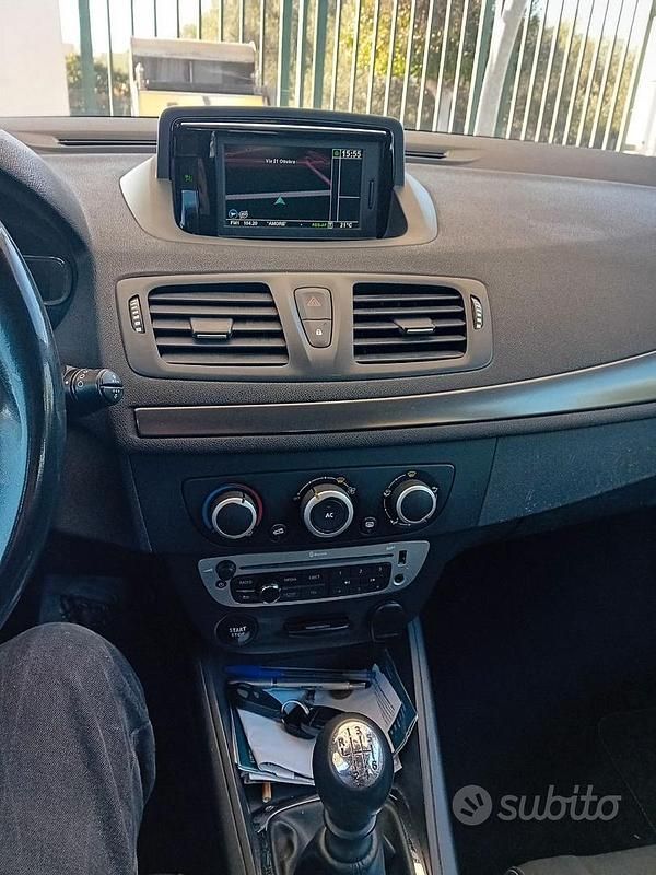 Usata Renault Mégane III 110 CV (80 kW) 2014 Bianco Station wagon