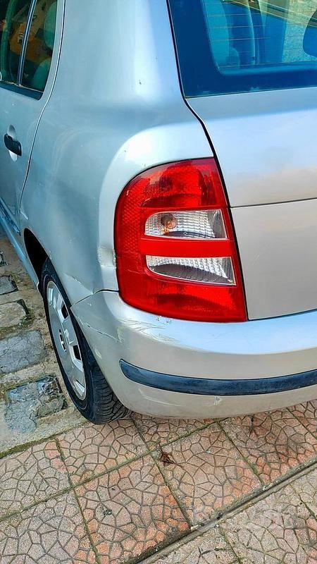 Usata Skoda Fabia 68 CV (50 kW) 2001 Berlina