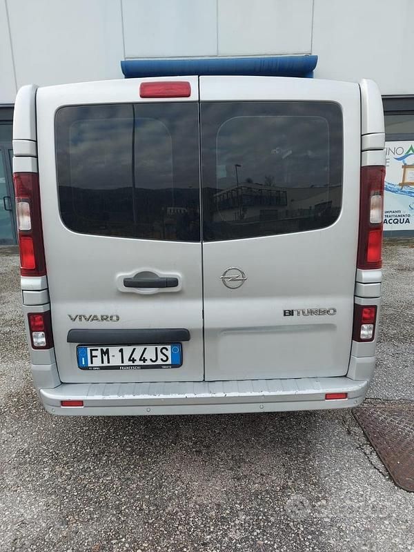 Usata Opel Vivaro 2015 Grigio Monovolume