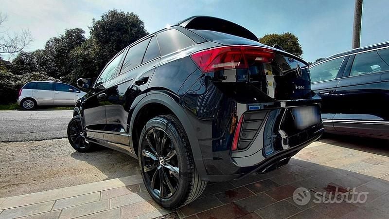 Usata VW T-Roc R-line 110 CV (80 kW) 2024 Nero SUV