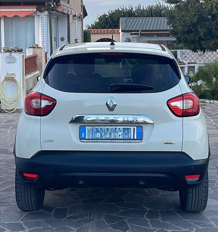 Usata Renault Captur Intens 90 CV (66 kW) 2017 Beige SUV