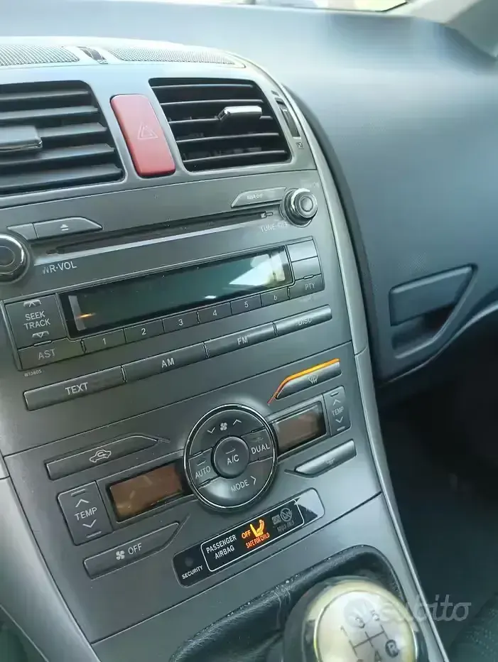 Usata Toyota Auris Sol 97 CV (71 kW) 2008 Grigio Utilitaria