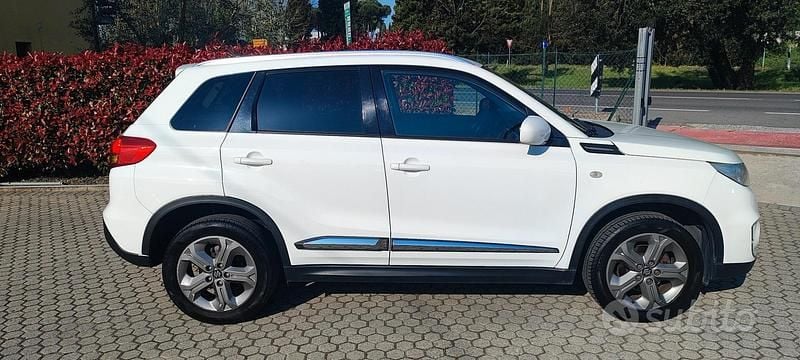 Usata Suzuki Vitara 120 CV (88 kW) 2016 Bianco SUV