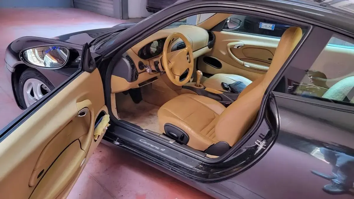 Usata Porsche 911 Carrera 4 300 CV (220 kW) 1999 Nero Coupé