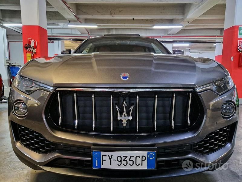 Usata Maserati Levante 275 CV (202 kW) 2019 Grigio SUV