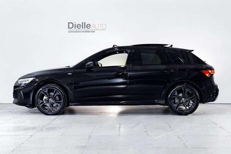Nuova Audi A3 S-Line 150 CV (110 kW) 2025 Nero mito metallizzato Coupé