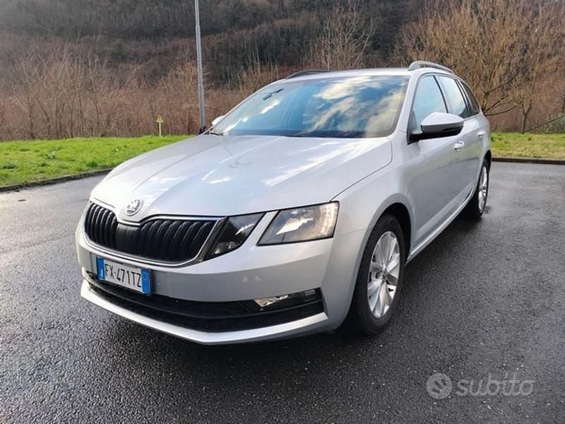 Usata Skoda Octavia Executive 116 CV (85 kW) 2019 Argento Station wagon