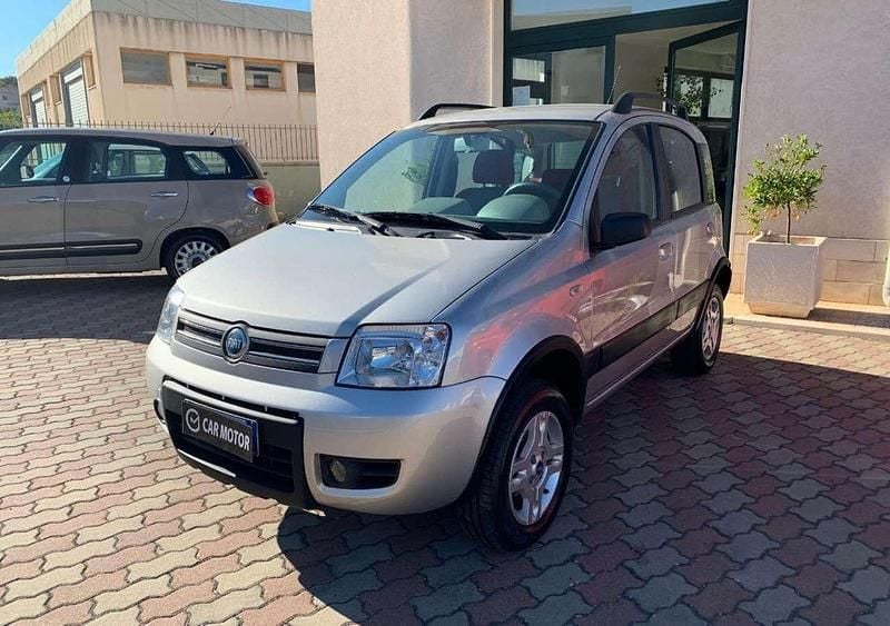 Grigio Usata 2006 Fiat Panda 4x4 Climbing Due volumi | 4850 € (Buon prezzo) - Immagine 1/4