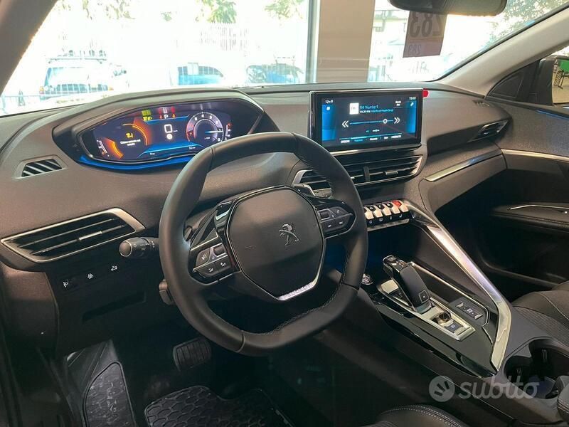 Usata Peugeot 3008 Allure 131 CV (96 kW) 2023 Grigio SUV