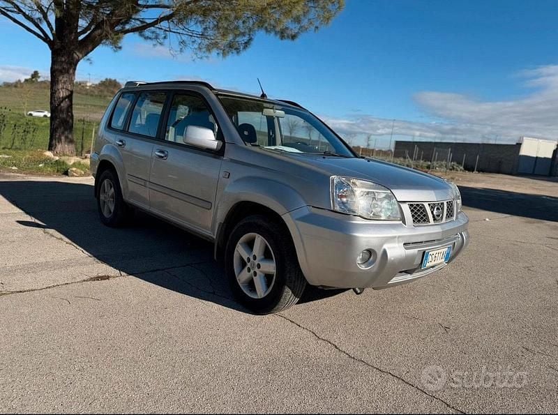 Usata Nissan X-Trail 136 CV (100 kW) 2004 Grigio SUV
