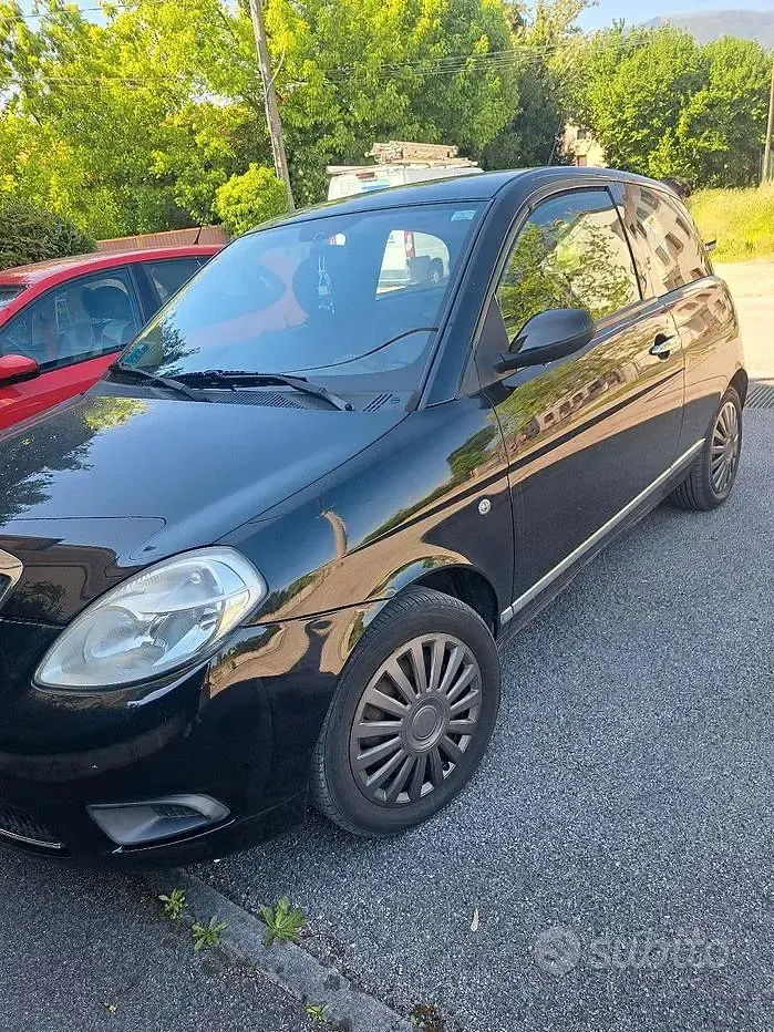 Usata Lancia Ypsilon 60 CV (44 kW) 2007 Nero Utilitaria