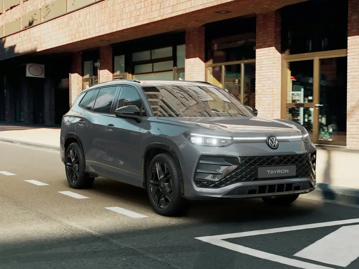 Nuova VW Tayron R-line Plus 150 CV (110 kW) 2026 Dolphin grey metallizzato SUV