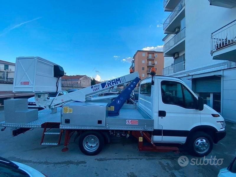 Bianco Usata 2001 Iveco Daily | 13.490 € (Buon prezzo) - Immagine 1/4