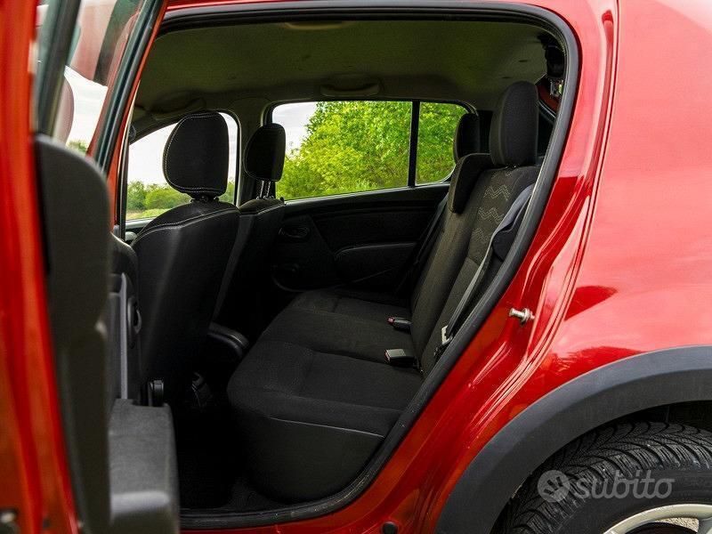 Usata Dacia Sandero 84 CV (61 kW) 2012 Rosso Utilitaria