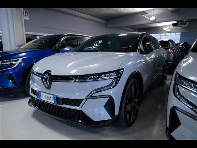 Grigio chiaro Usata 2022 Renault Megane E-Tech Techno | 29.900 € (Molto cara) - Immagine 1/3
