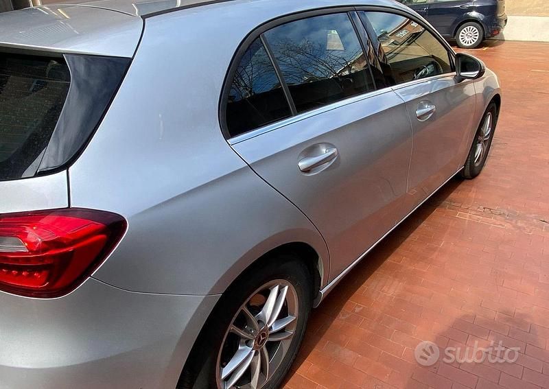 Usata Mercedes A180 116 CV (85 kW) 2018 Grigio Berlina
