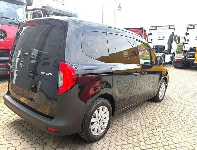 Neu Mercedes Citan 112 120 PS (88 kW) 2026 Schwarz Kombi