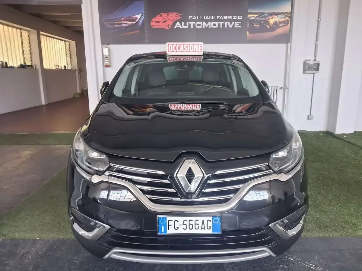 Käytetty Renault Espace Intens 160 HP (117 kW) 2016 Musta Tila-auto