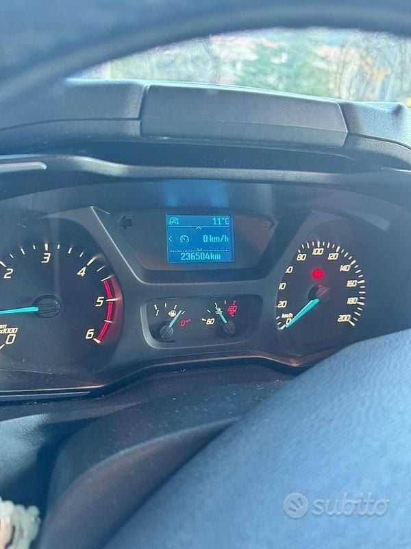 Usata Ford Tourneo Custom 170 CV (125 kW) 2017 Nero Furgone