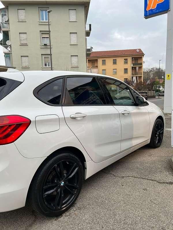 Usata BMW 218 Active Tourer Sport Line 150 CV (110 kW) 2015 Bianco Monovolume