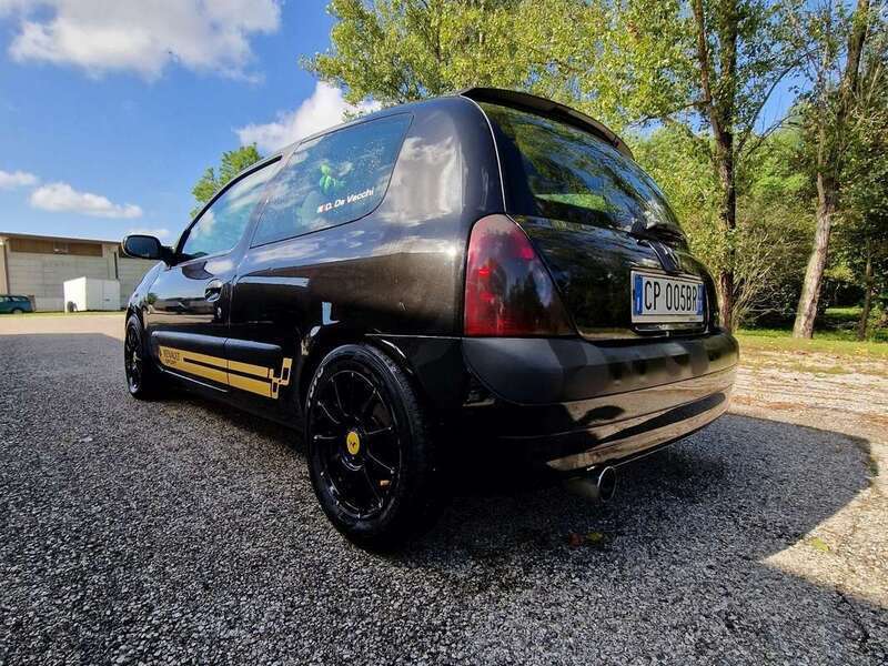 Usato 2005 Renault Clio 1.1 Benzin 75 CV (4.500 €)