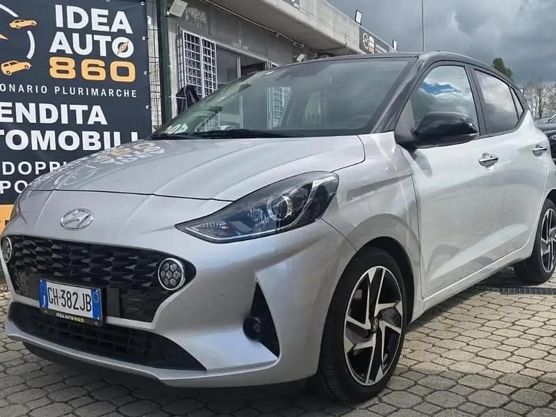 Usata Hyundai i10 Prime 67 CV (49 kW) 2021 Argento Utilitaria