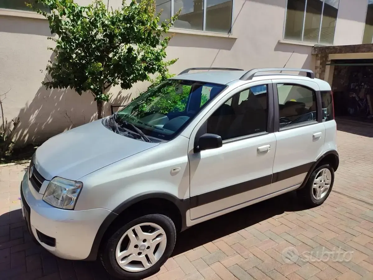 Usata Fiat Panda Climbing 60 CV (44 kW) 2008 Grigio Utilitaria