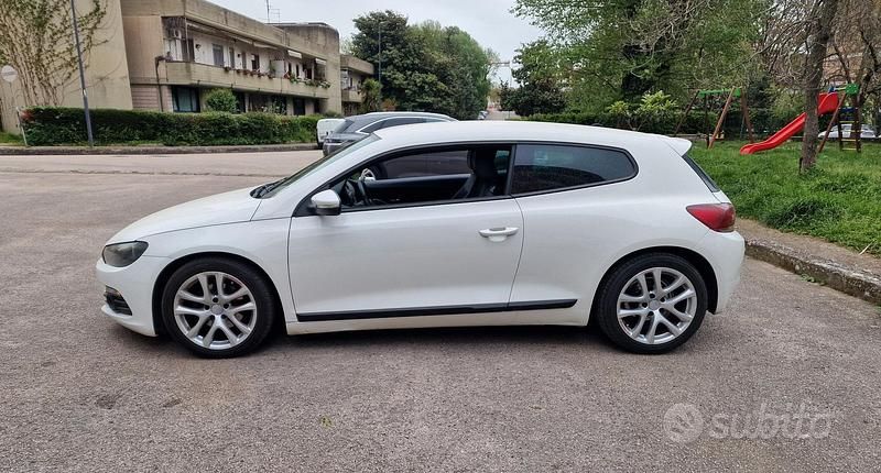 Begagnad VW Scirocco 140 HK (102 kW) 2009 Vit Sportkupé