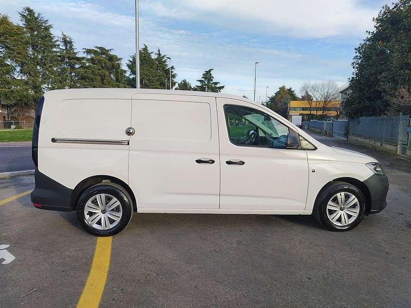 Usata VW Caddy 122 CV (89 kW) 2022 Bianco Monovolume