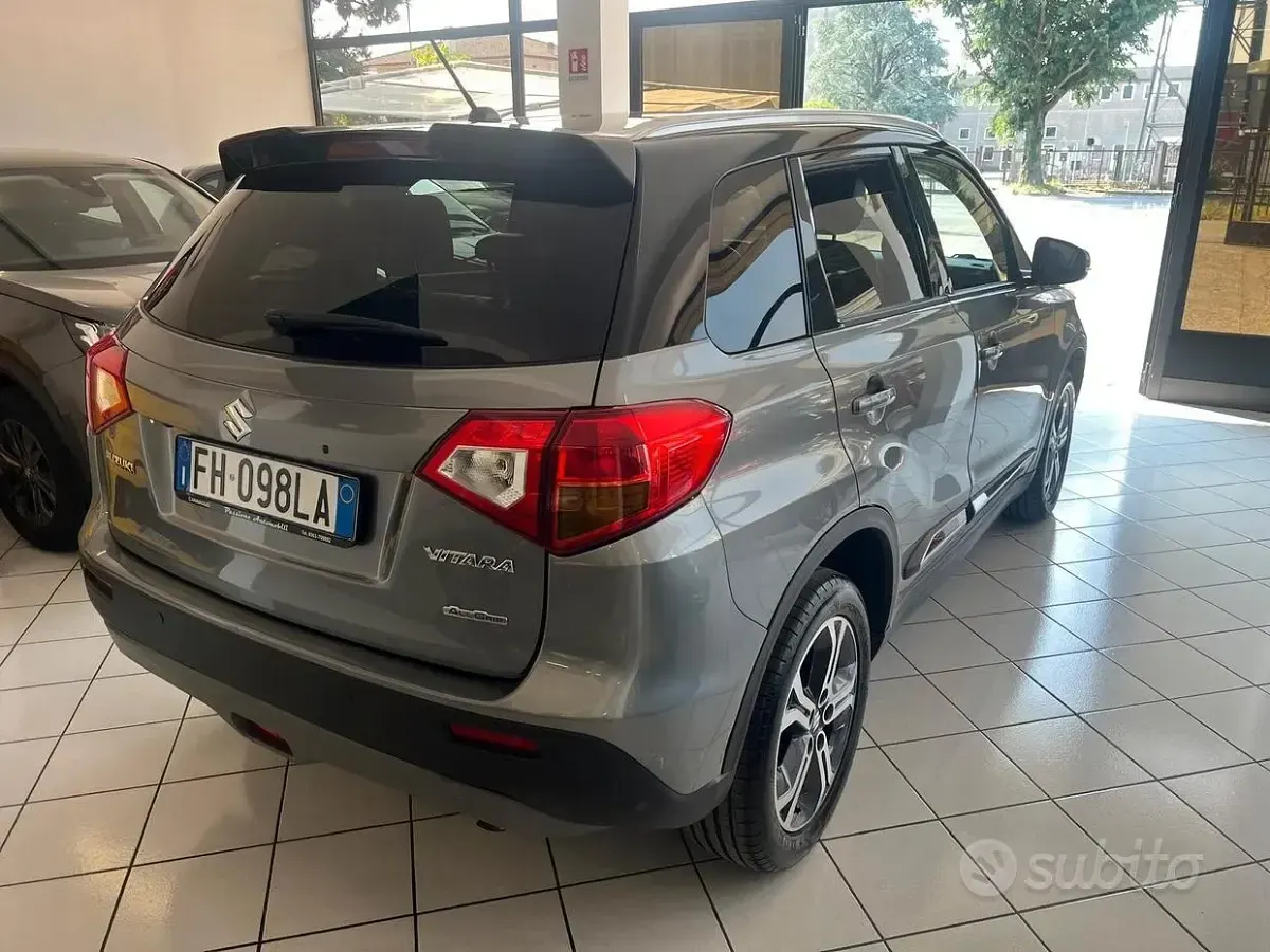 Usata Suzuki Vitara 120 CV (88 kW) 2017 Grigio SUV